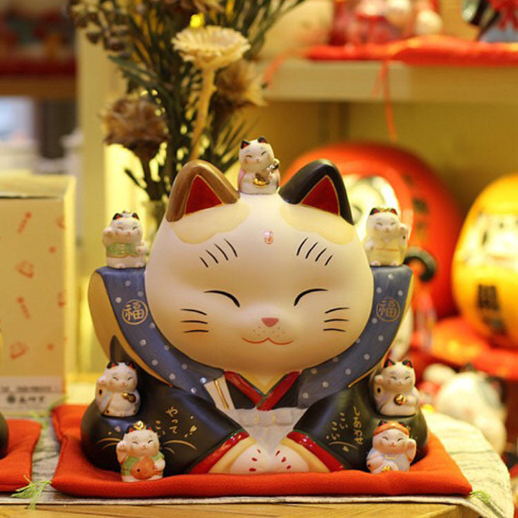 Lucky Cat Family