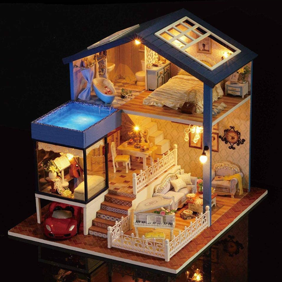 Seatle, Wooden Dollhouse