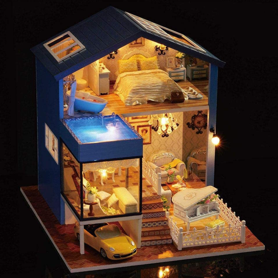 Seatle, Wooden Dollhouse
